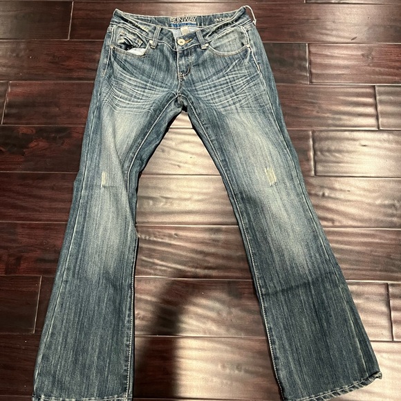 Runway - Picture 1 of 2